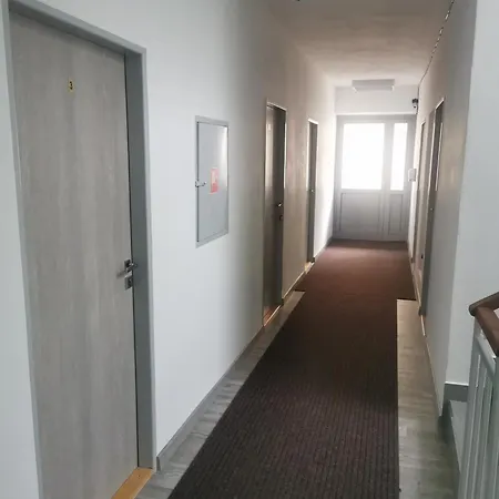 Living Near The Bus Station Accommodatie bij particulieren Bratislava